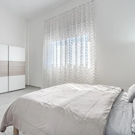 Loft Experience Sea View & Private Garden شقة أذيخي